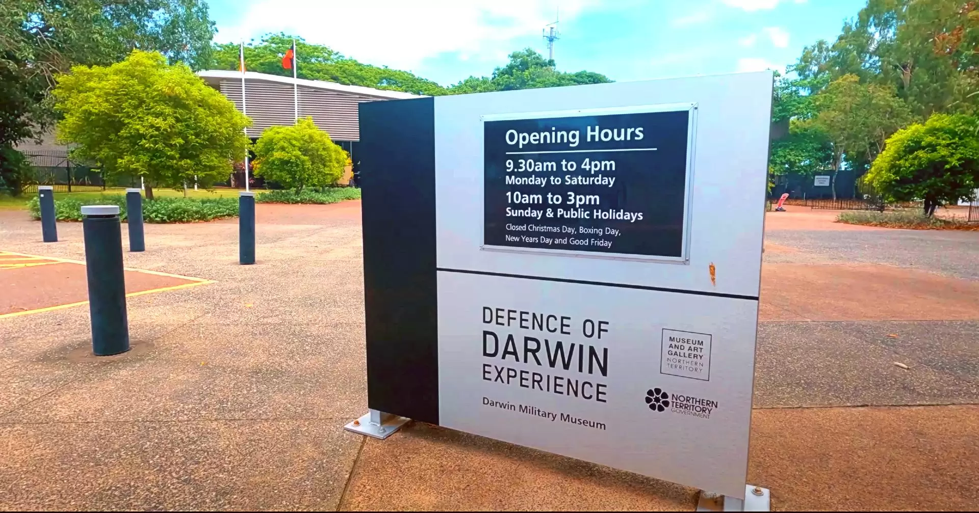how to get to darwin military museum